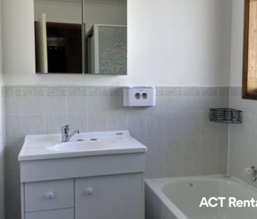 2 Littler Place, Banks ACT 2906 - House For Rent | Domain - Photo 2