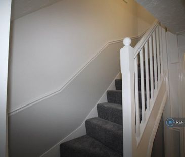 3 bedroom end of terrace house to rent - Photo 3