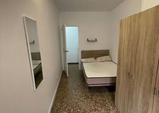 Travessera de Gràcia, Barcelona, Catalonia 08027