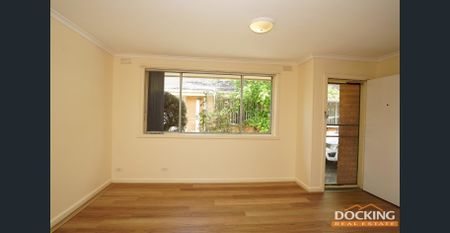 Classic & Comfortable - Photo 4