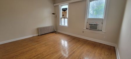For Lease - 360 Gerrard Street Unit# Upper, Toronto, Ontario - Photo 4