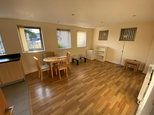 1 bedroom ground floor flat to rent - Photo 1
