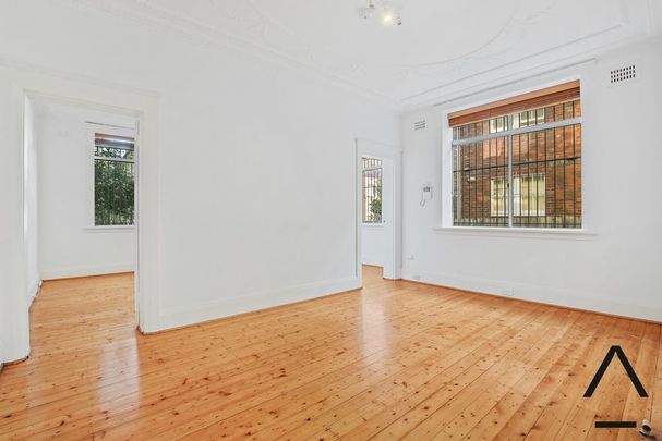 Light-Filled 2-Bedroom Apartment in Prime Bondi Junction Location - Photo 1