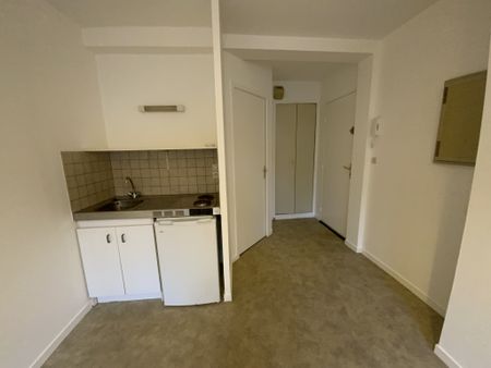 Location Appartement 1 pièce 19m² EVREUX 27000 - Photo 2