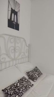 Plaza Ponce de León, Sevilla, Andalusia 41003 - Foto 1