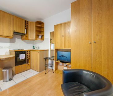Flat 13 Cartwright Gardens, Bloomsbury WC1H 9EH - Photo 1