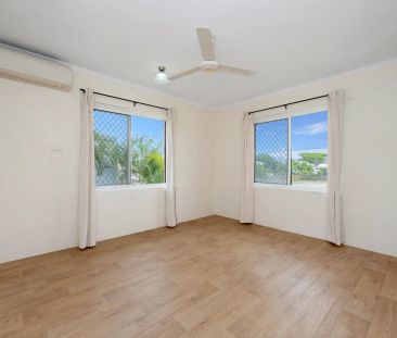 Convenient living close to shops & transport - Photo 2