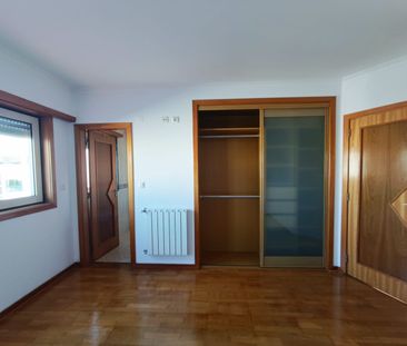 Apartamento T3 com Terraço Privativo para Arrendamento em Nova Queijas - Photo 2