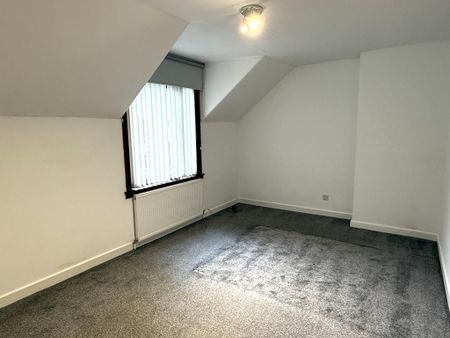 3 bedroom end of terrace house to rent - Photo 2