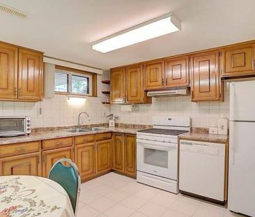 For Lease - 243 Debborah Place, Whitchurch-Stouffville, Ontario - Photo 2