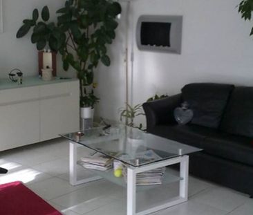 Möblierte 2.5-Zimmer- Wohnung - Balkon, eigene Waschraum, Lift - in... - Photo 4