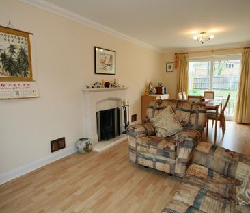 4 bedroom semi-detached house to rent - Photo 1