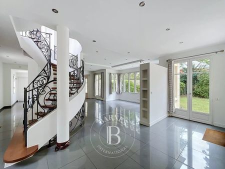 Tout savoir sur cette maison dans le quartier Ibis, à Le Vésinet - Photo 3