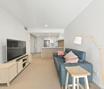 Modern 1-Bedroom Apartment in the Heart of Albion - Photo 3