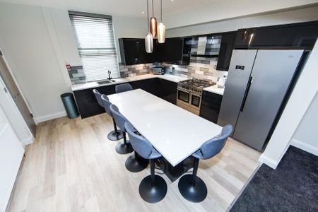 Cliff Mount, Hyde Park, Leeds - Photo 2