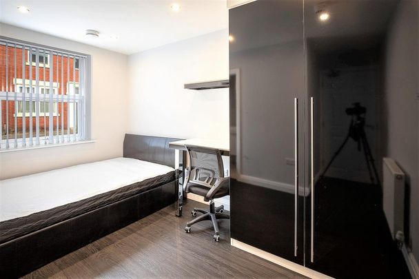 5 bedroom terraced house to rent - Photo 1