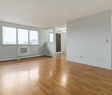 2 Bedroom - Photo 2
