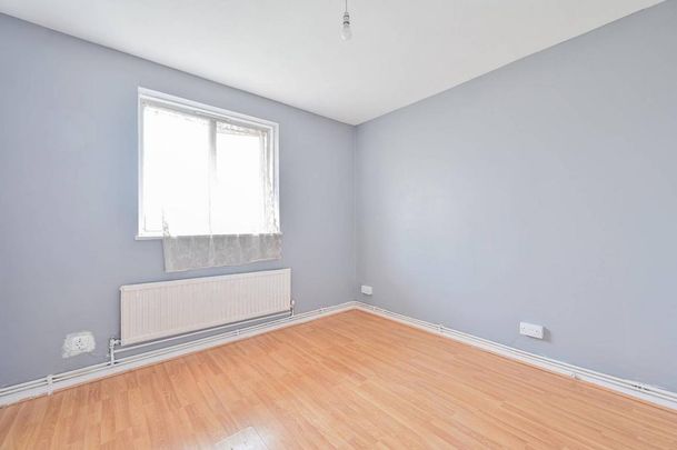 3 bedroom flat to rent - Photo 1