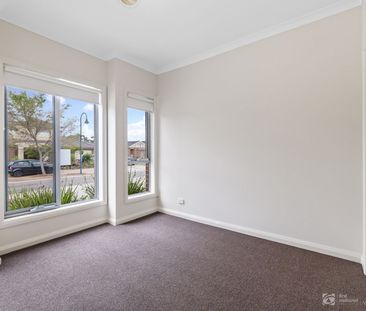 1/8 Haywood Grove, 3337, Harkness Vic - Photo 1