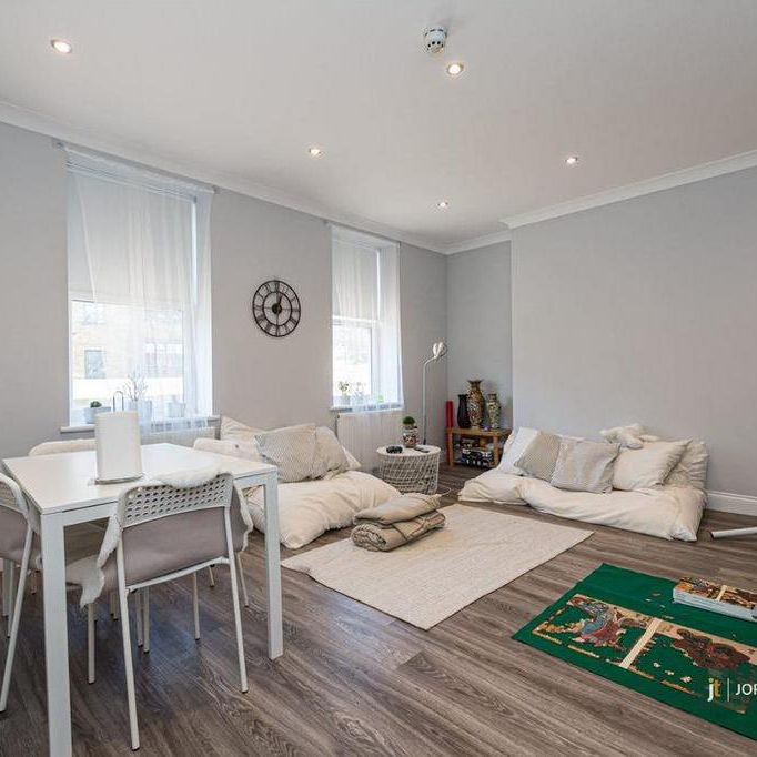 2 bedroom flat to rent - Photo 1