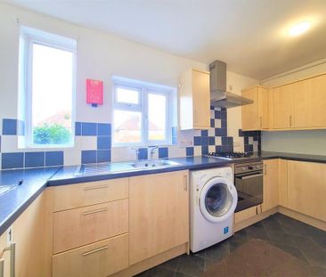 5 bedroom end of terrace house to rent - Photo 6