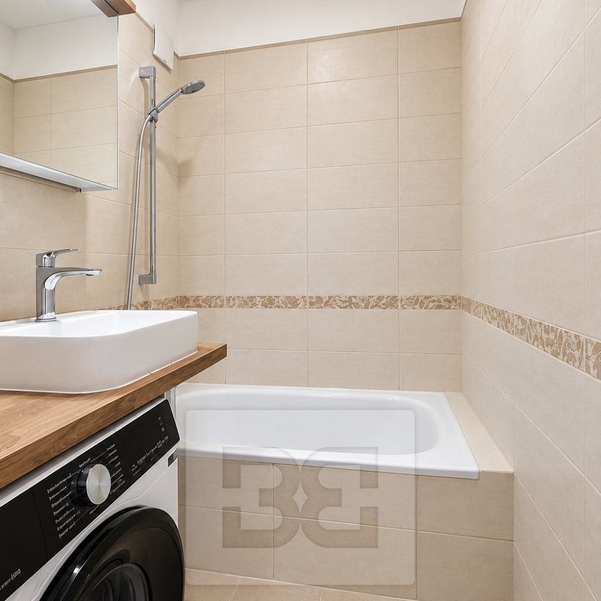 Pronájem bytu 1+kk 29 m² - Photo 1
