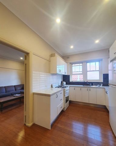 Extremely Large & Renovated 2 Bedroom Apartment in Convenient Location - Photo 3