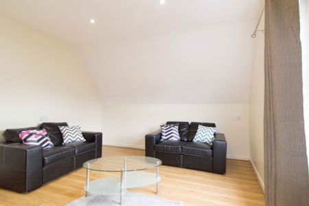 Flat 2, 396 KIRKSTALL ROAD Leeds - LS4 2HQ - Photo 2