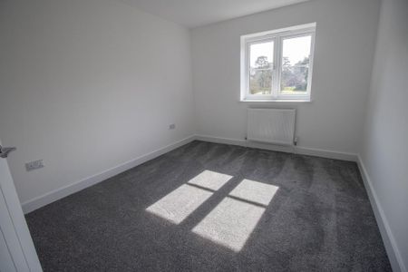 4 bedroom detached house to rent - Photo 3