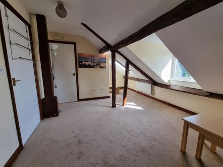 1 Bedroom Flat to Rent in Silver Street, Wellingborough, NN8 - Photo 3