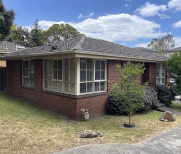 1/28 Forster Road, Mount Waverley. - Photo 5