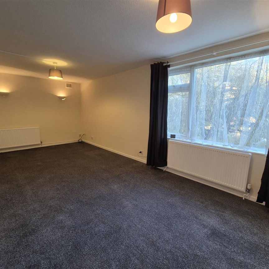 2 Bed Flat - Photo 1