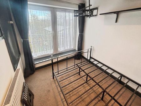 Mawney Road, Romford, RM7 - Photo 4