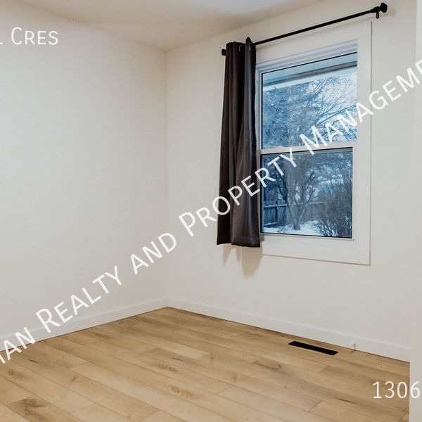 3 Bed, 1 Bath FULL HOUSE W/ Garage & Carport located in Rosemont - Photo 1