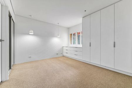Prestige Living on Fawkner Park - Photo 4