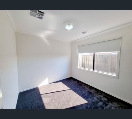 175 Clara Avenue, Truganina, Vic 3029 - Photo 2