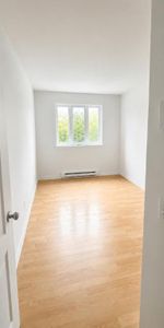 2 CH - 1 SDB - Saint-Lambert - $1,800 /mo - Photo 3