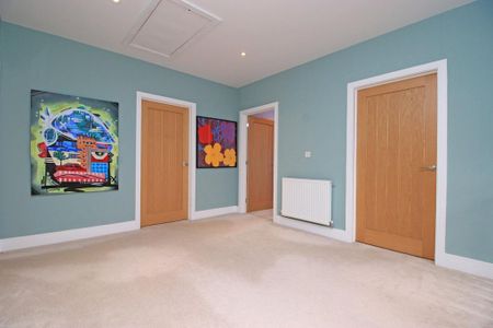 5 bedroom detached house to rent - Photo 4