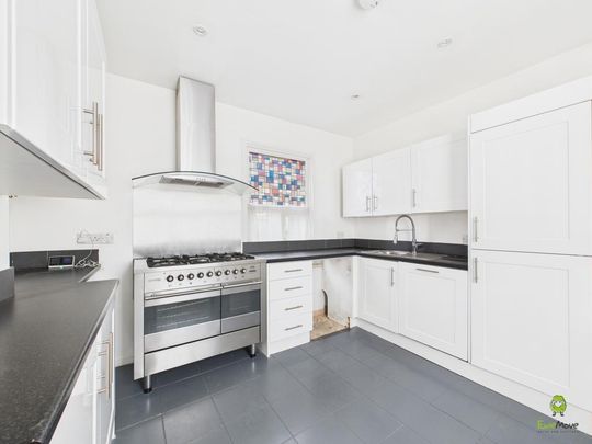 3 bedroom maisonette to rent - Photo 1