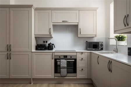 1 bedroom semi-detached house to rent - Photo 5