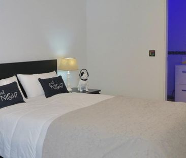 4 bedroom luxury Villa for rent in Nueva Andalucia, Andalusia - Photo 5