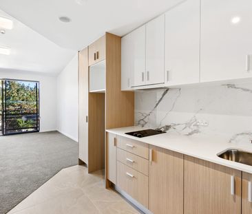 Executive Studio Apartment located in the heart of Forestville - Photo 3