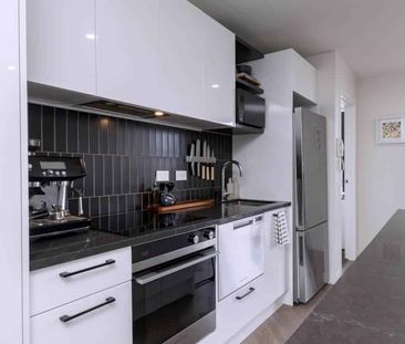 Sunny & warm apartment with direct mountain views - Photo 4