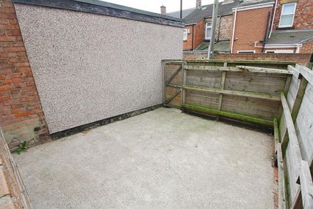 2 bedroom terraced house to rent - Photo 3