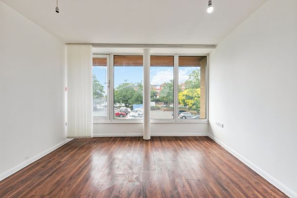 London Road, Mitcham, CR4 - Photo 1