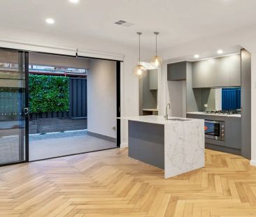 “Designer style with stunning luxe fit-out - you will simply fall i... - Photo 6