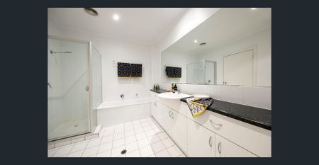 Single level warehouse conversion in the heart of Fitzroy - Photo 4