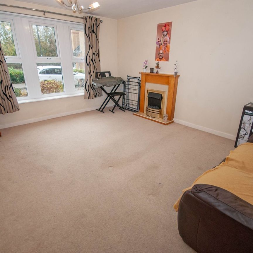 Gardeners End, Rugby, CV22 - Photo 1