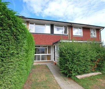 4 bedroom semi-detached house to rent - Photo 2