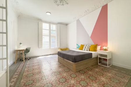 Carrer de Ferran, Barcelona, Catalonia 08002 - Photo 5